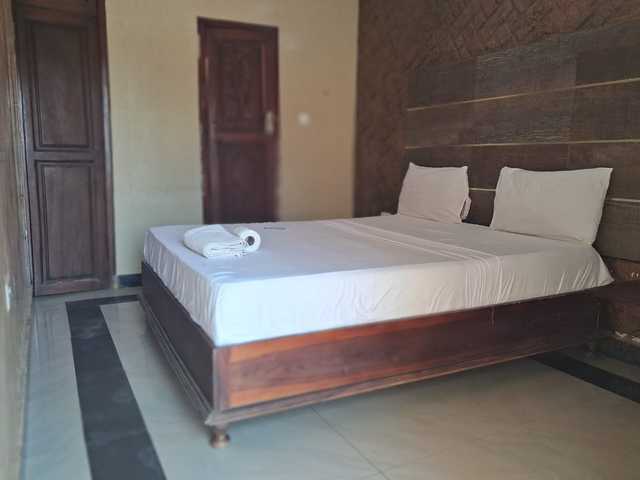 Comfort room at Whispers Lodge